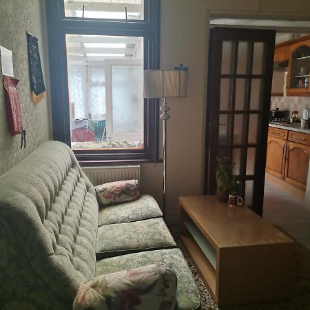 Double Room Available- London Seven Kings Seven Kings Train Station イルフォード エクステリア 写真